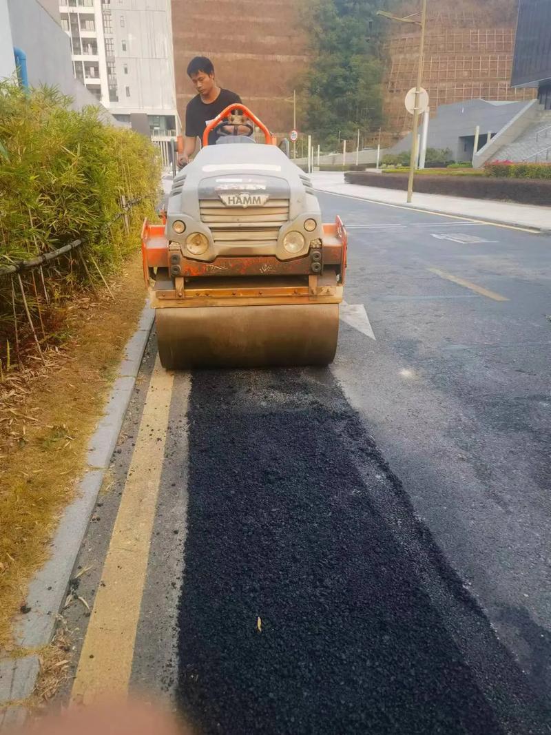 荔湾公路工程沥青路面生产厂家想买沥青混凝土路面产品的老板,一